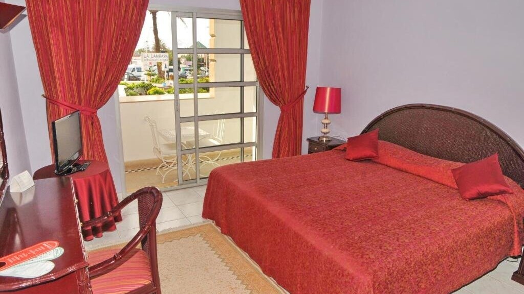 Hotel El Pueblo Tamlelt